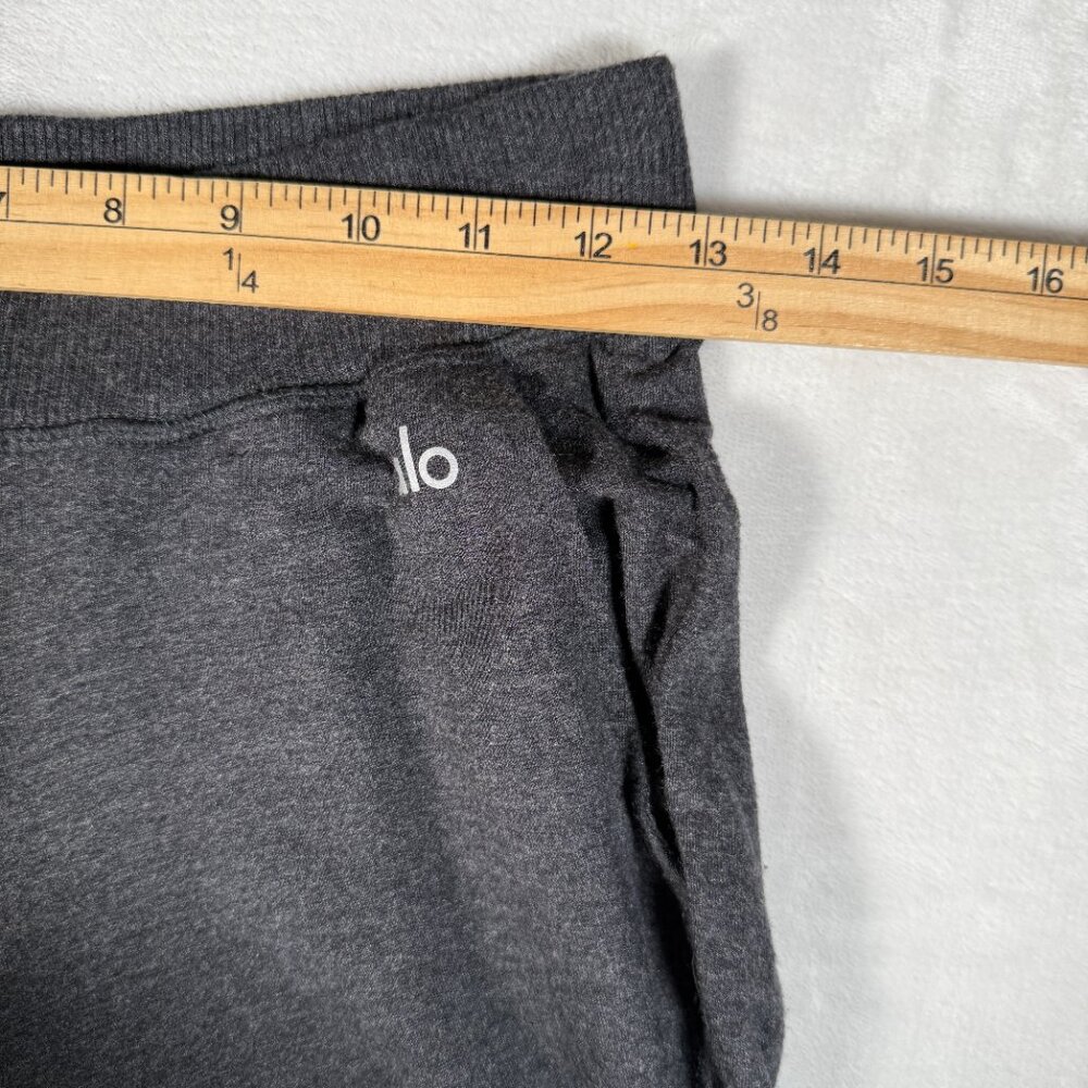 ALO Yoga Leggings Women Size XS W26 L30 Gray Stretch Mesh Legs Pockets Gym EUC - Picture 2 of 9